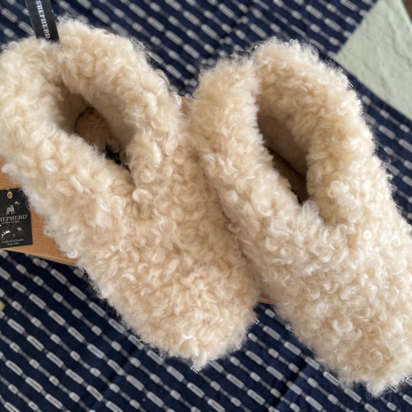 Sheepskin Slippers - size 37 - Picture 9 of 13